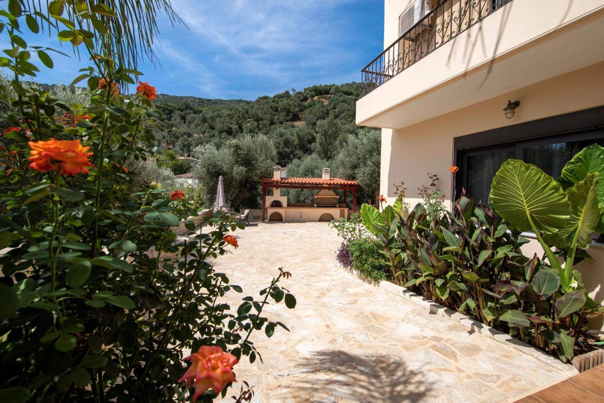 Serenity River Villa Palaiochora Esterno foto