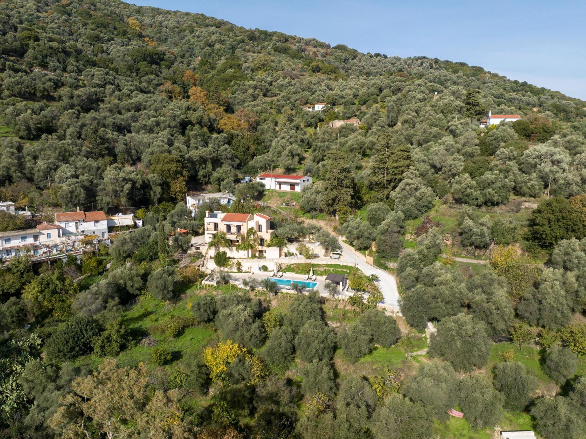 Serenity River Villa Palaiochora Esterno foto